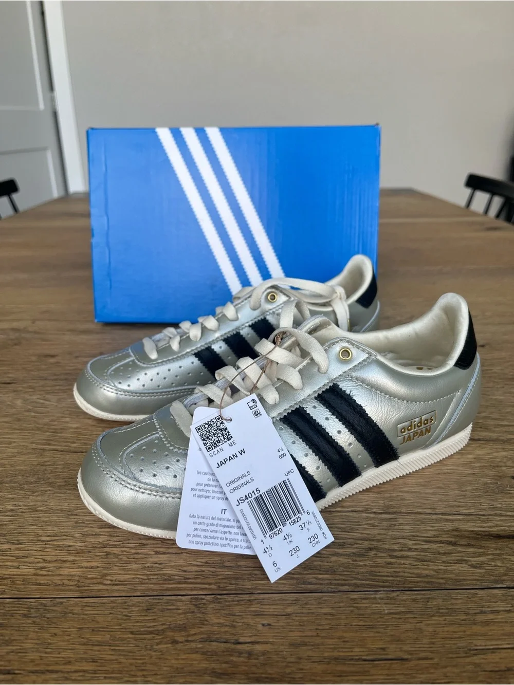 Size 6 Women’s adidas Originals Japan JS4015  Alumina / Black / White